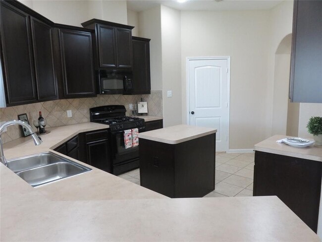 Building Photo - 21390 Village Crossing Ln