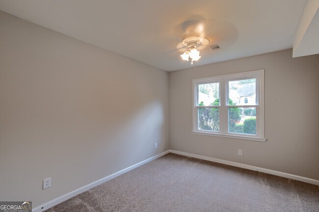 Building Photo - 705 Oxford Crest Ct NW