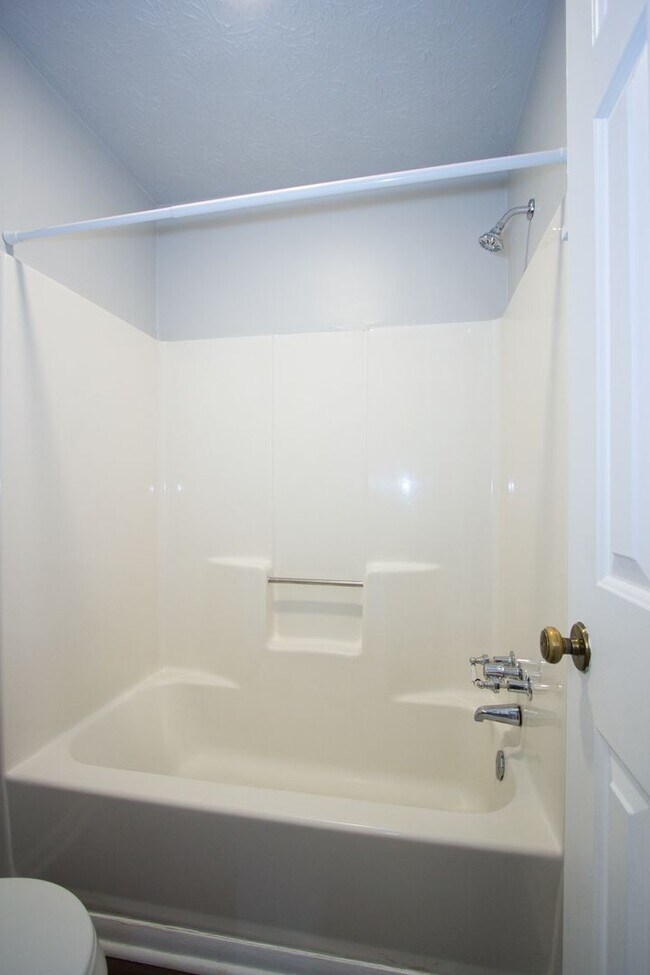 Building Photo - 3252ID