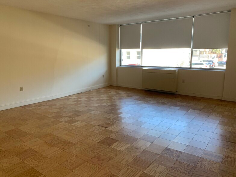 Building Photo - 101 Monmouth St