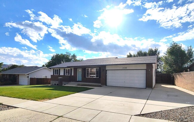 Building Photo - Great 5 Bed 3 Bath Remodeled Home