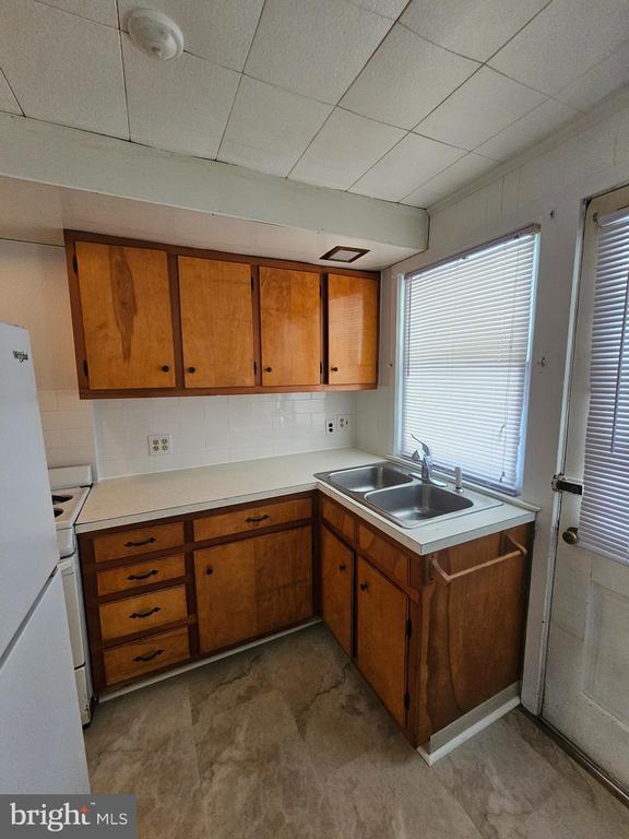 Building Photo - 303 Delaware Cir