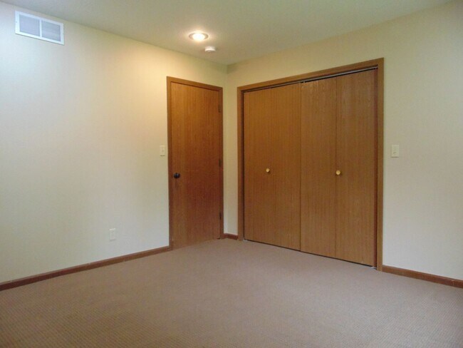 Building Photo - Amazing 3 Bed 2 Bath Country Home With Fab...