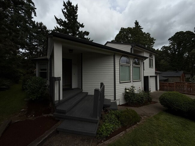 Building Photo - Stylish & Spacious West Salem Home 3Bed/2Bath