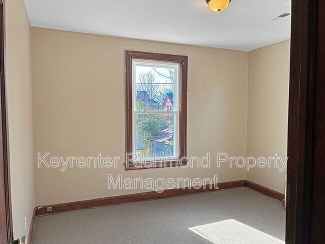 Building Photo - 2806 Hawthorne Ave