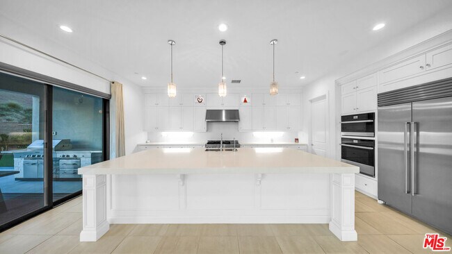 Building Photo - 12553 Ridgeline Rd