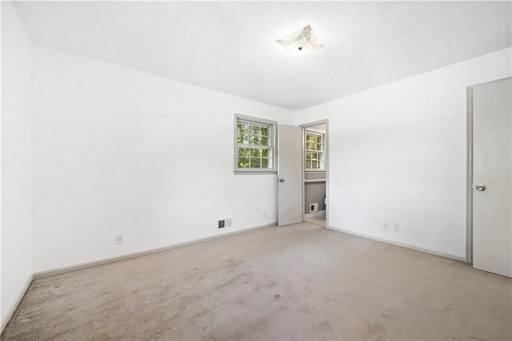 Building Photo - 4531 S Roberts Dr