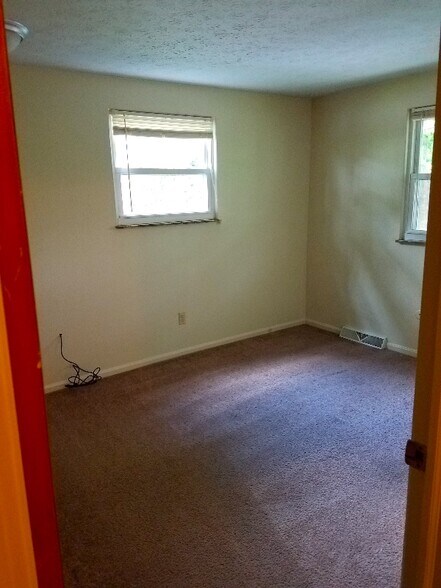 Building Photo - 500 S Depeyster St