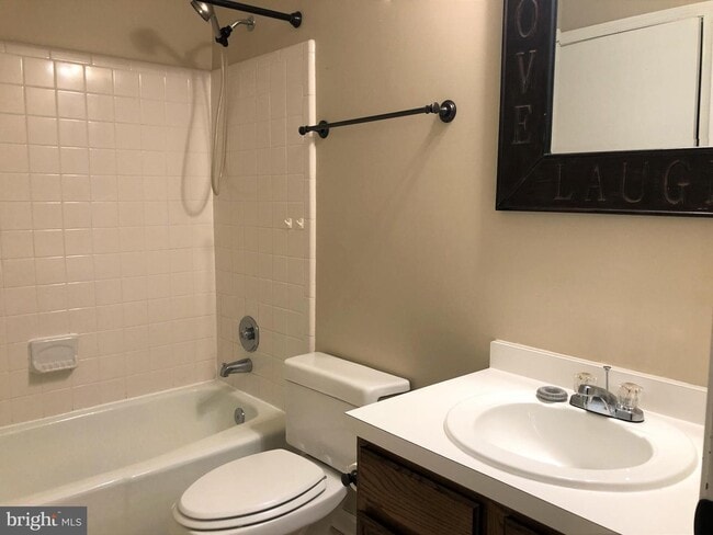 Building Photo - 23240 Chestnut Oak Ct