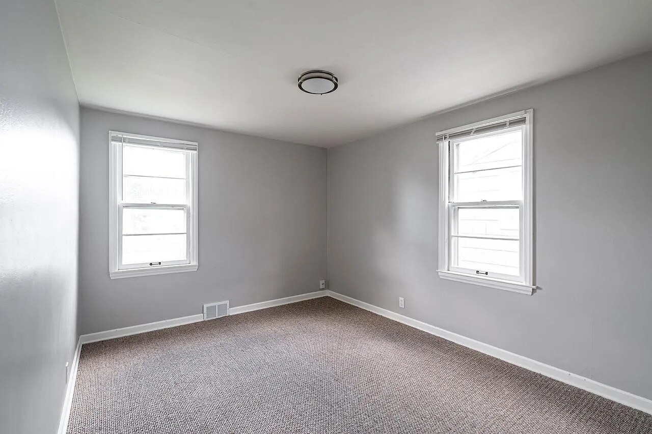 Building Photo - 3225 N 84th St