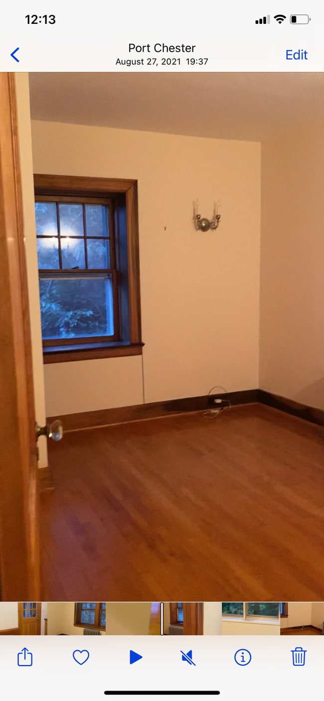 Building Photo - 346 King St