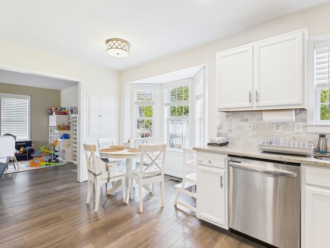 Building Photo - 7016 Tulane Ave