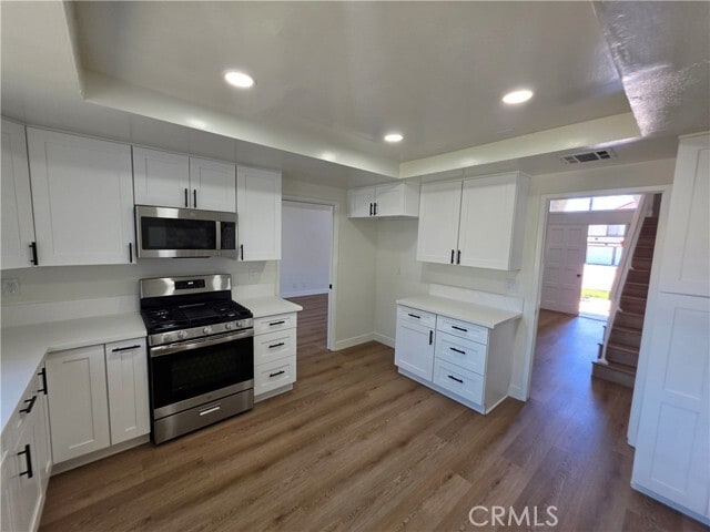 Building Photo - 8831 Sailport Dr