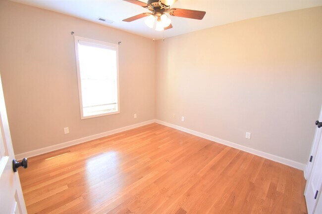 Building Photo - 3871 Glencorra Dr