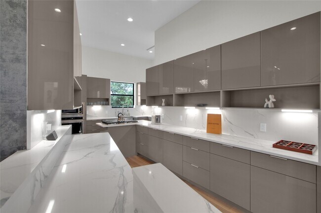 Building Photo - 5907 Winsome Ln