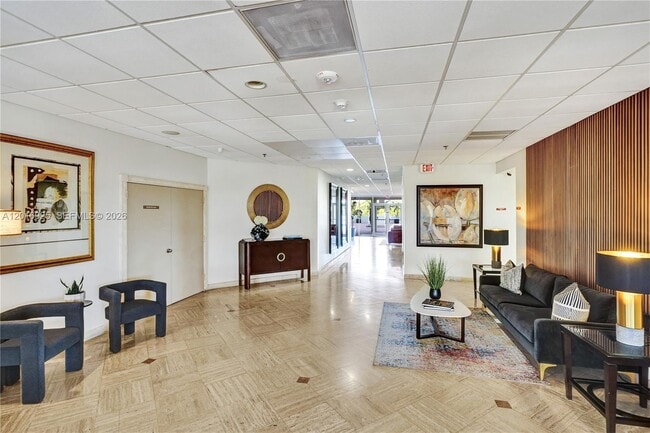 Building Photo - 6422 Collins Ave