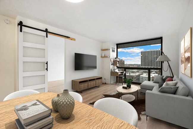 Building Photo - 4343 N Clarendon Ave