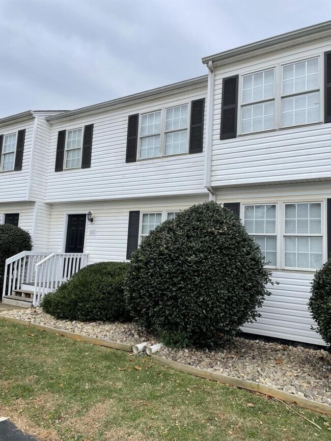 Building Photo - 2 bedroom in Forest VA 24551