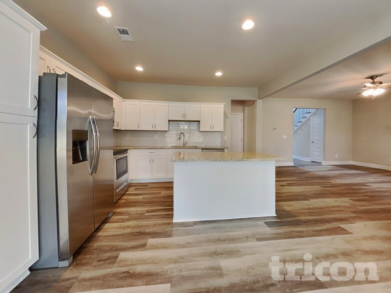 Building Photo - 10 Berkmar Way