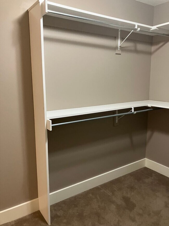 Building Photo - Maintenance free 3 bedroom 2.5 bath home in Stow