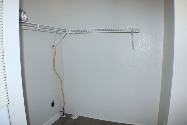 Building Photo - Spacious 3-Bed, 2-Bath Mobile Home in California City – Convenient & Cozy!