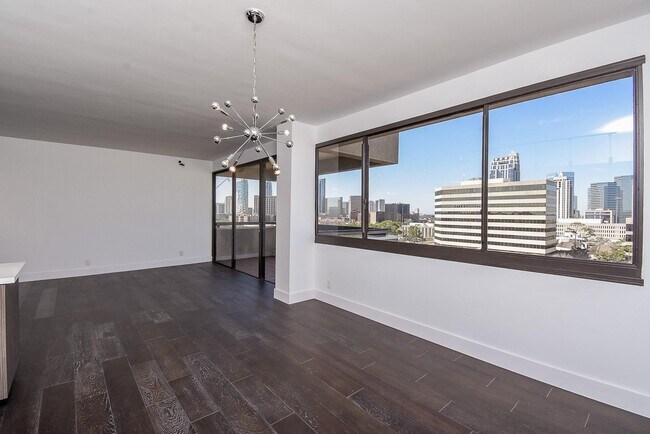 Building Photo - 49 Briar Hollow Ln