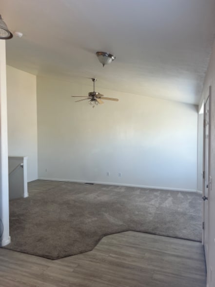 Building Photo - 4012 Grapevine Ln