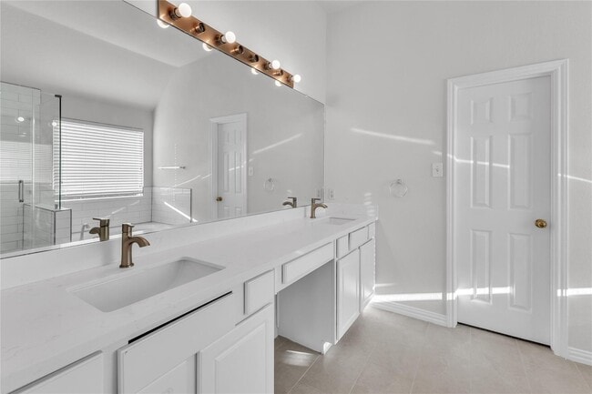 Building Photo - 5523 Santa Chase Ln