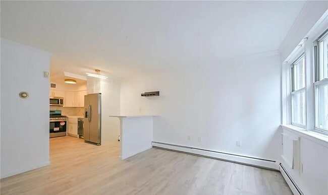 Building Photo - 2362 E 13th St