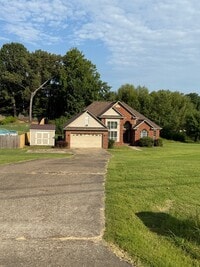 Building Photo - Beautiful 3 Bedroom 2 Bath in country setting