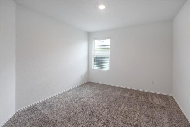 Building Photo - 421 Bluejack Wy