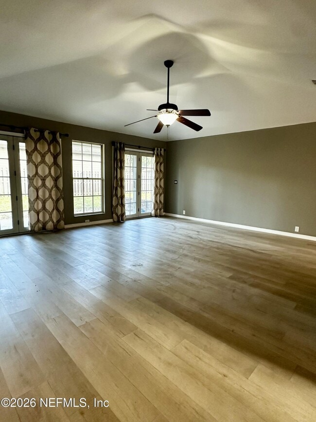 Building Photo - 2245 Brentfield Rd W