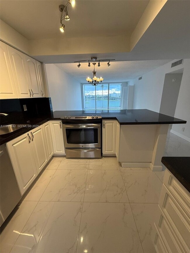 Building Photo - 3091 N Course Dr