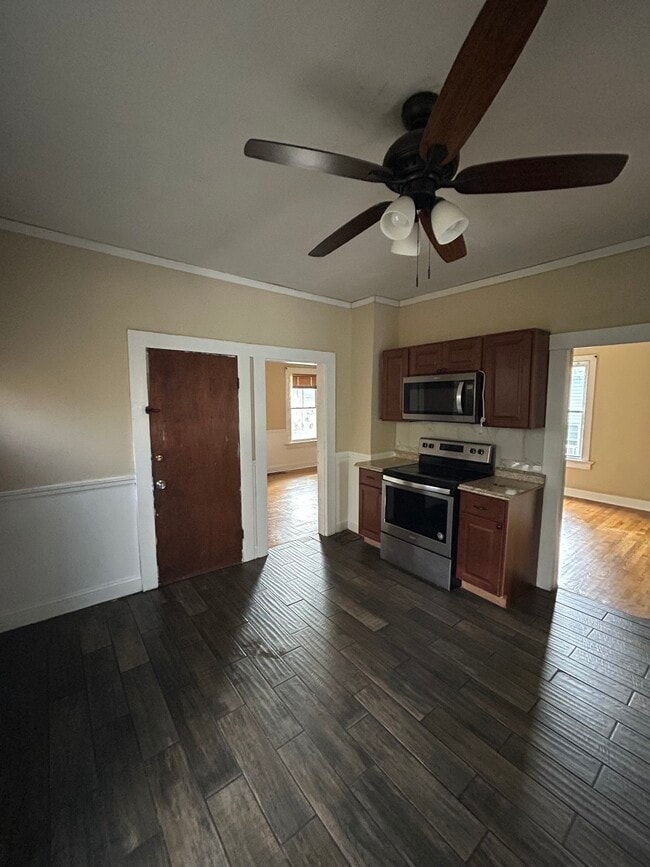 Building Photo - 39 Springdale Ave