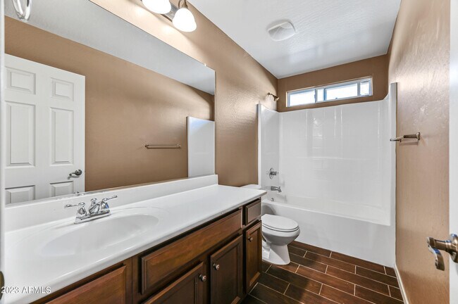 Building Photo - 41284 W Cahill Dr