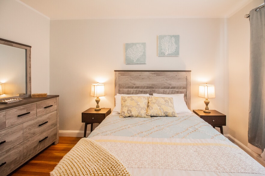 Building Photo - 191 Kent St