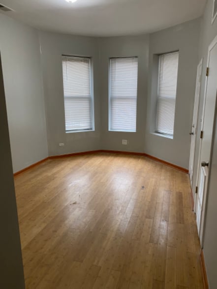 Building Photo - 3343 N Troy St