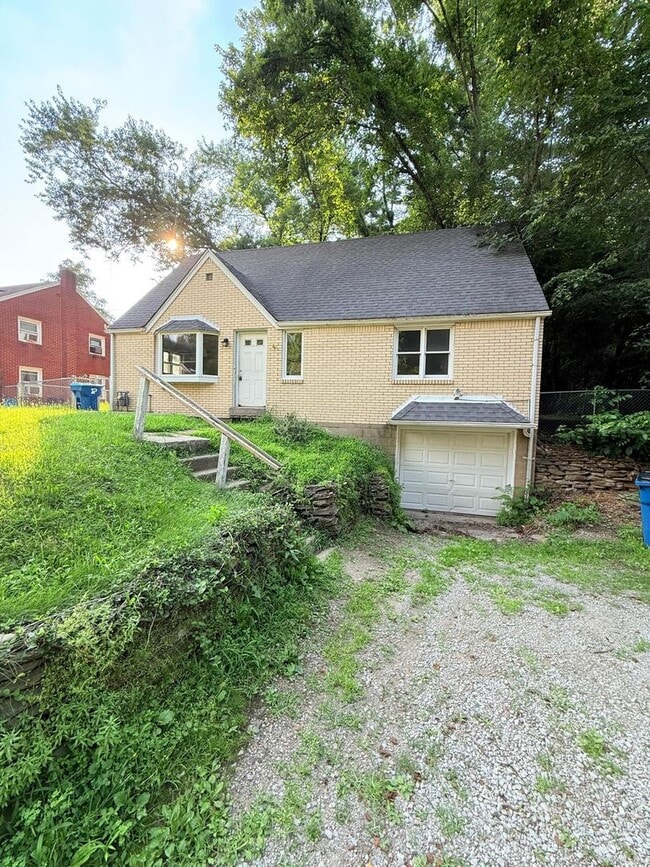 Primary Photo - Freshly updated 4BD 1.5BA in Verona!!!