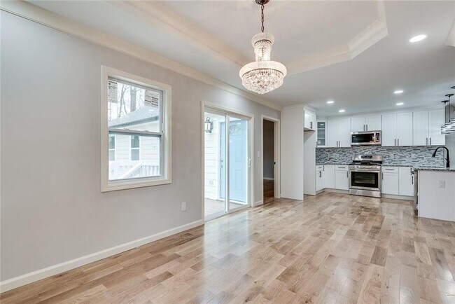 Building Photo - 2575 Barrylynn Dr