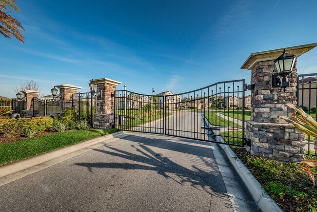 Building Photo - Beautiful Trinity Lakes 5 bedroom 3.5 Baths