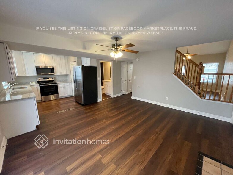 Building Photo - 4016 S Fundy Way