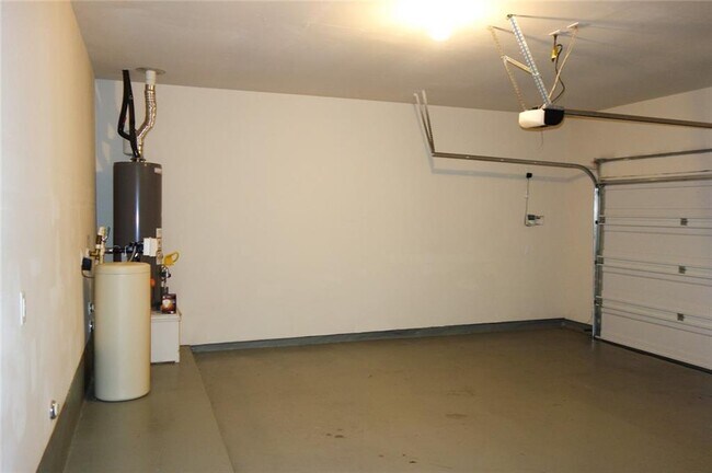 Building Photo - 3745 Bainbridge St