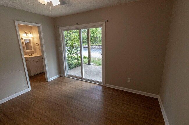 Building Photo - 105 N Garth Ave
