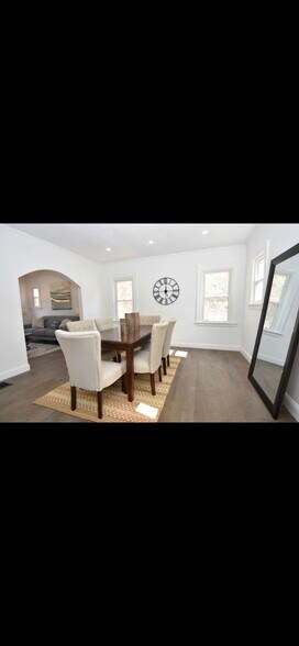 Building Photo - 23 Thill St