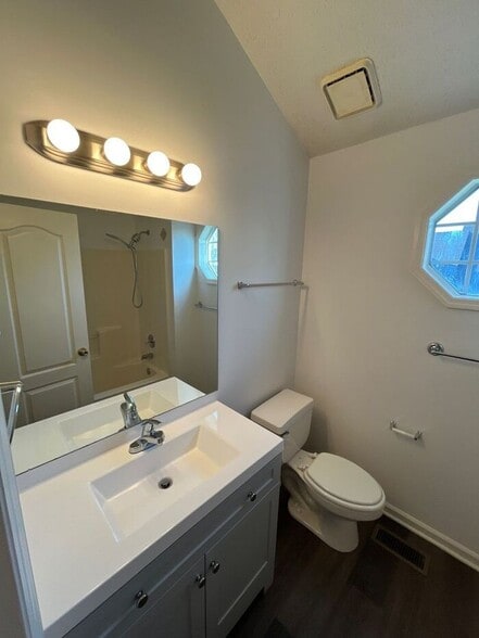 Building Photo - 605 Federal Ct