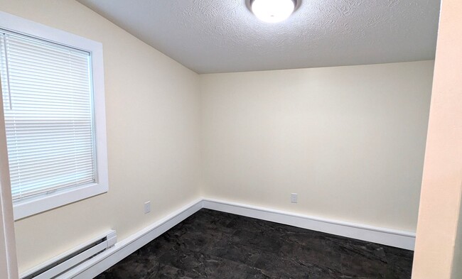 Building Photo - 764 Louis Ave