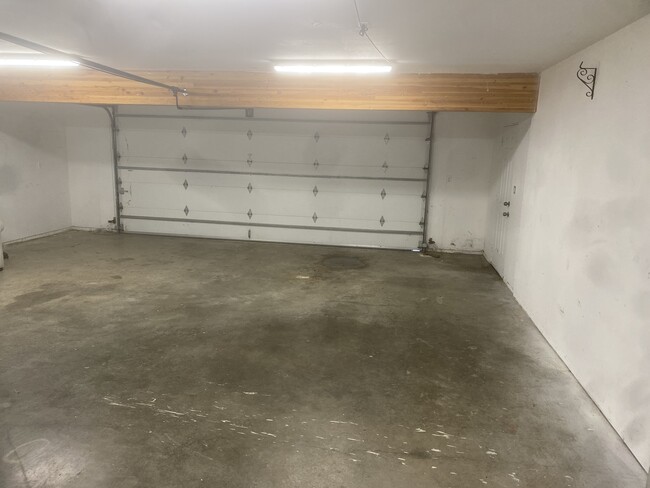 Garage - 25555 NE 80th St