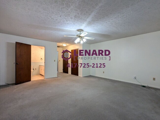 Building Photo - Spacious 3 Bedroom Home!