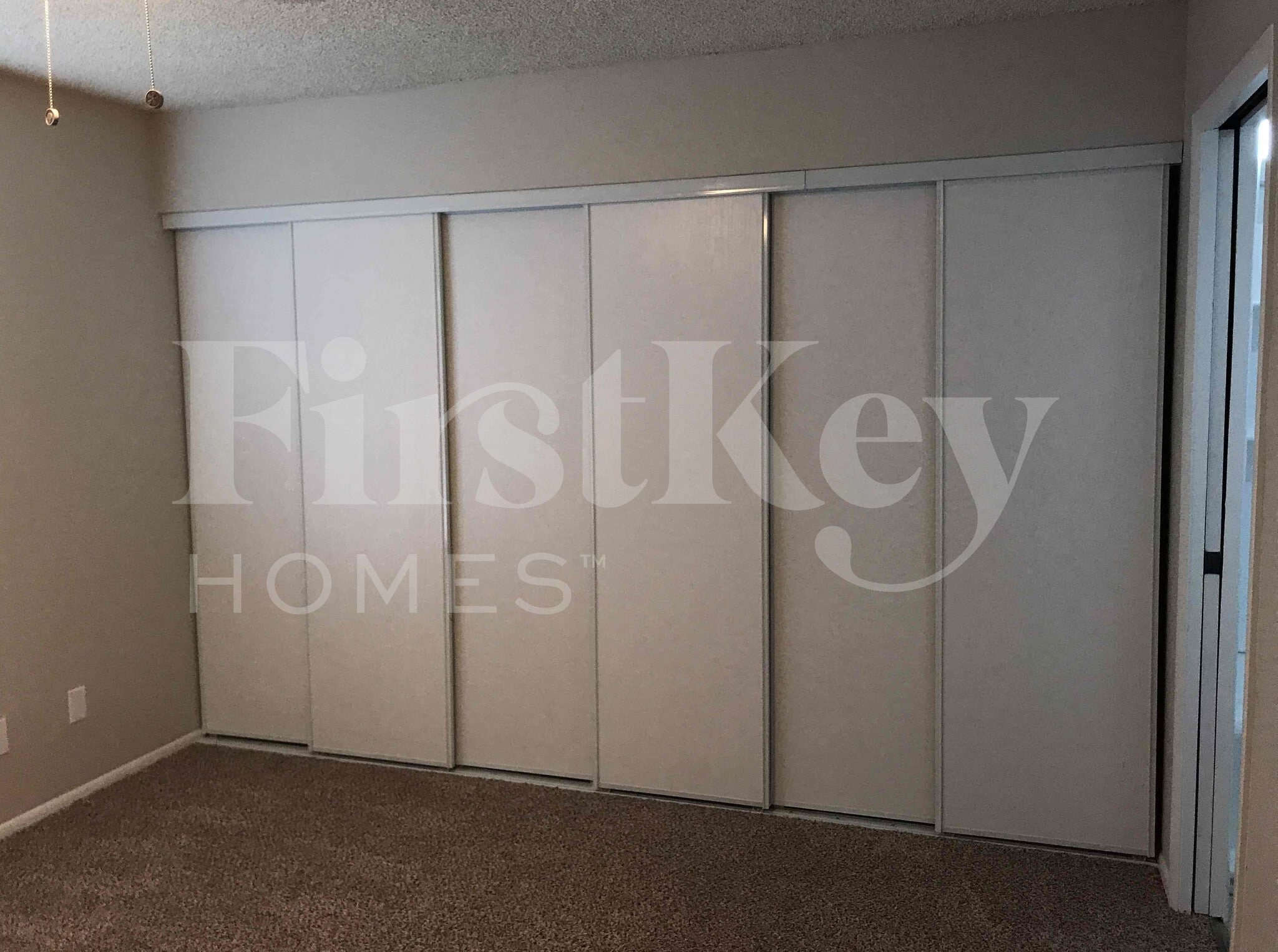 Building Photo - 5520 W Golden Ln