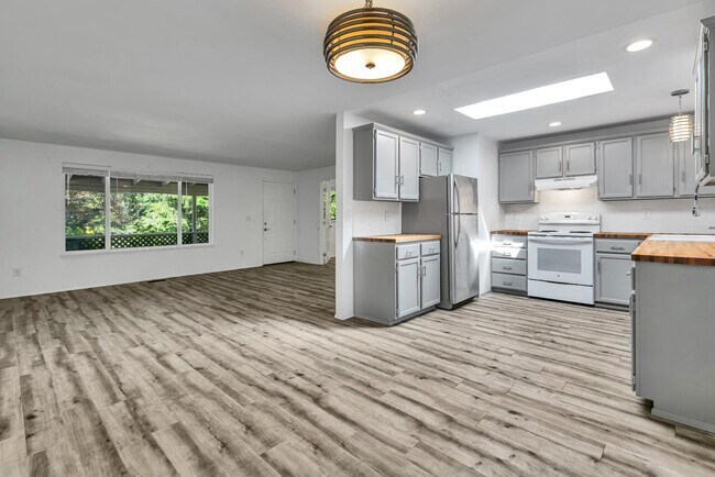 Building Photo - 7401 56th Ave Ct NW
